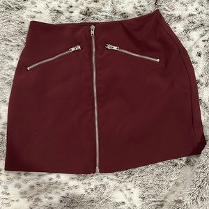 Forever 21 mini skirt size small color is maroon